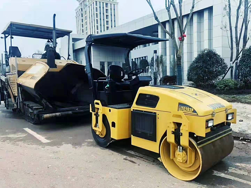 3噸全液壓雙鋼輪振動(dòng)壓路機(jī)