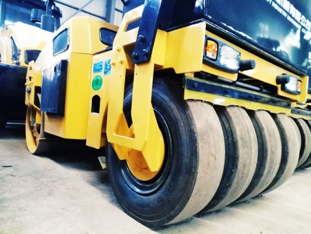 3噸前鋼輪后輪胎無級變速自動擋壓路機