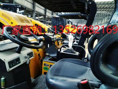 洛陽3噸雙鋼輪振動壓路機